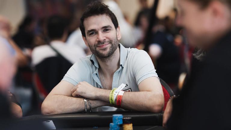 Skyyart : entre stratégie, esport, poker et concepts XXL